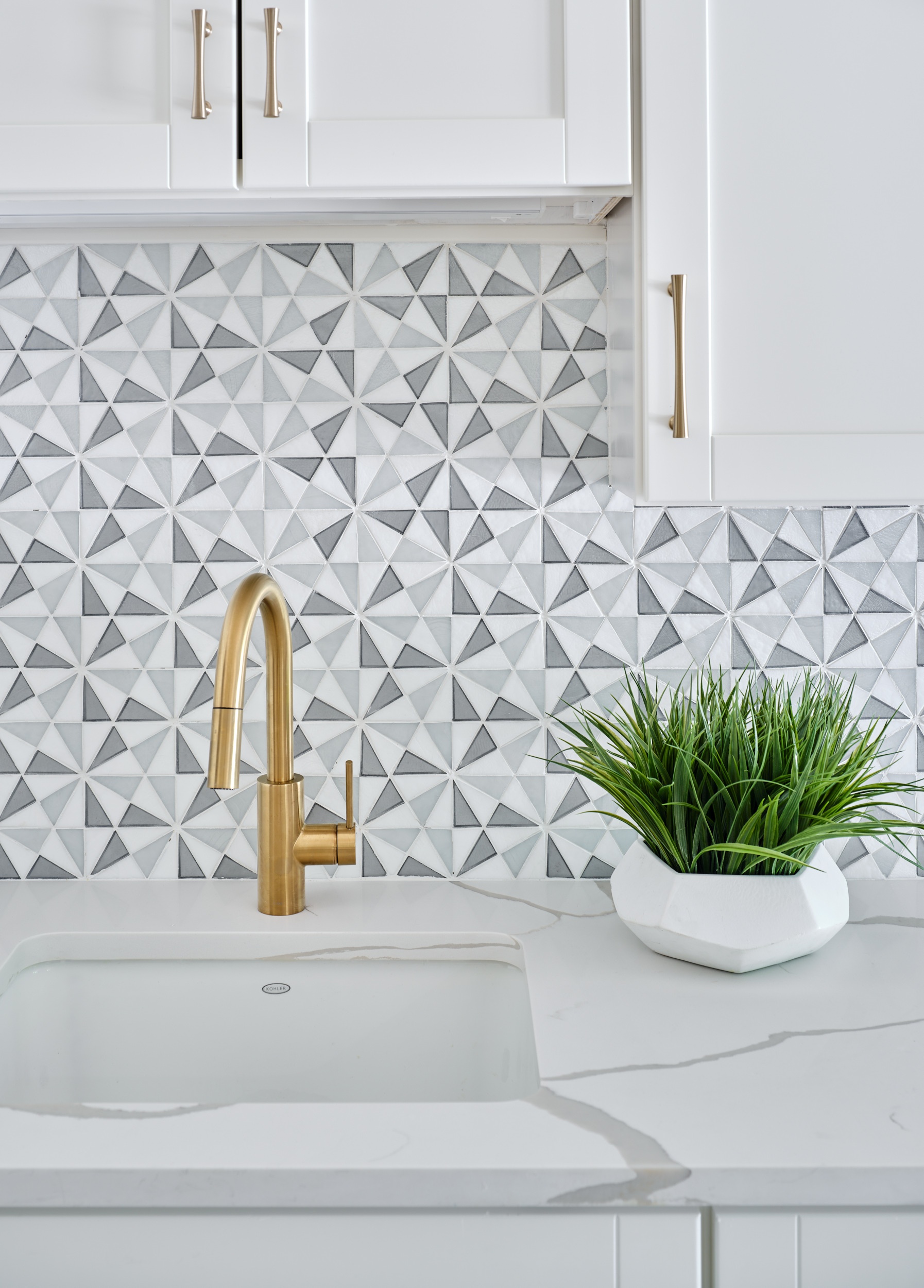 Kenilworth faucet sink