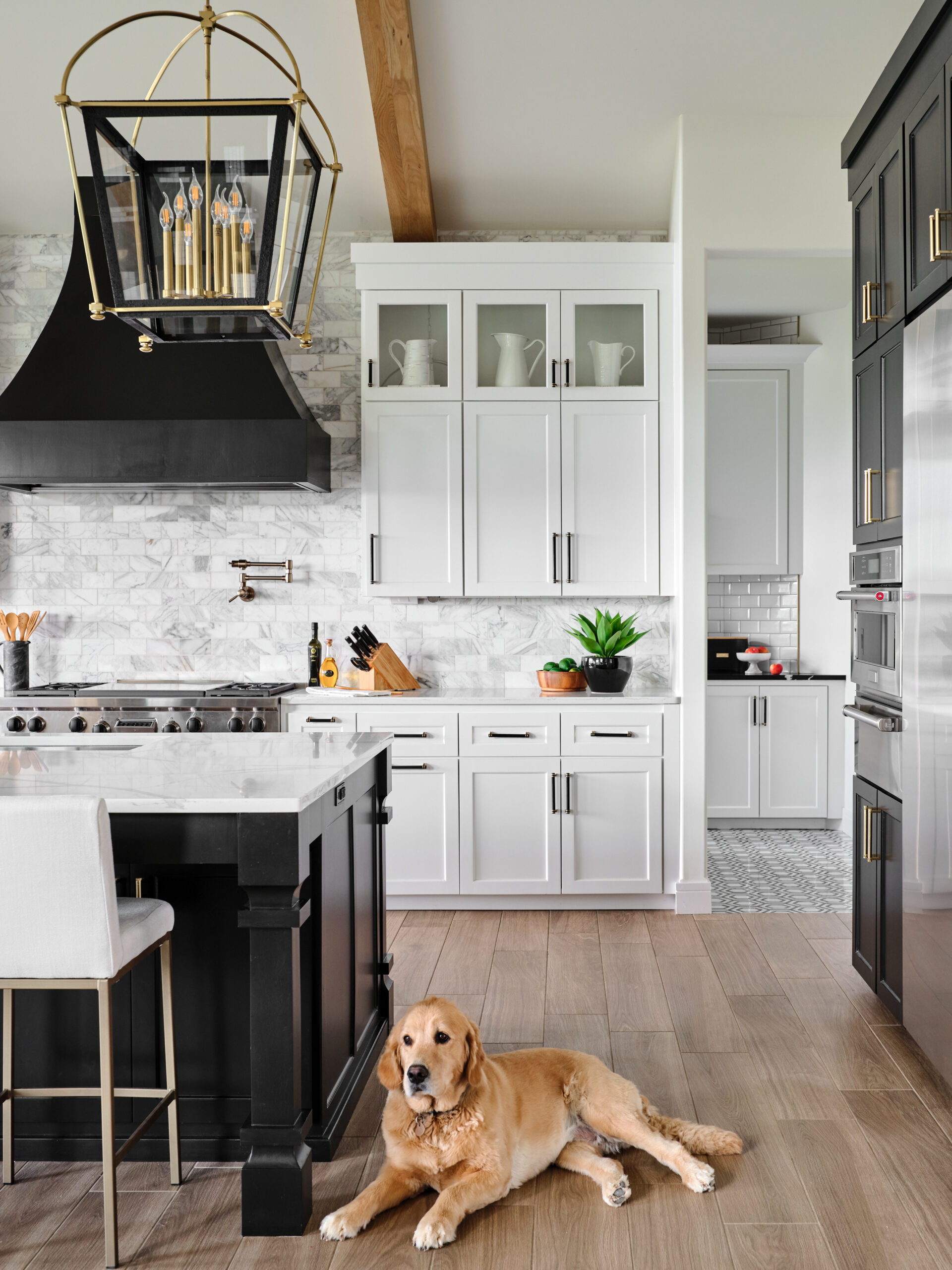 Omaha Interior Designer, Haven Design and Construction,San Antonio Builder,San Antonio Interior Designer, black and white kitchen, kitchen island pendants