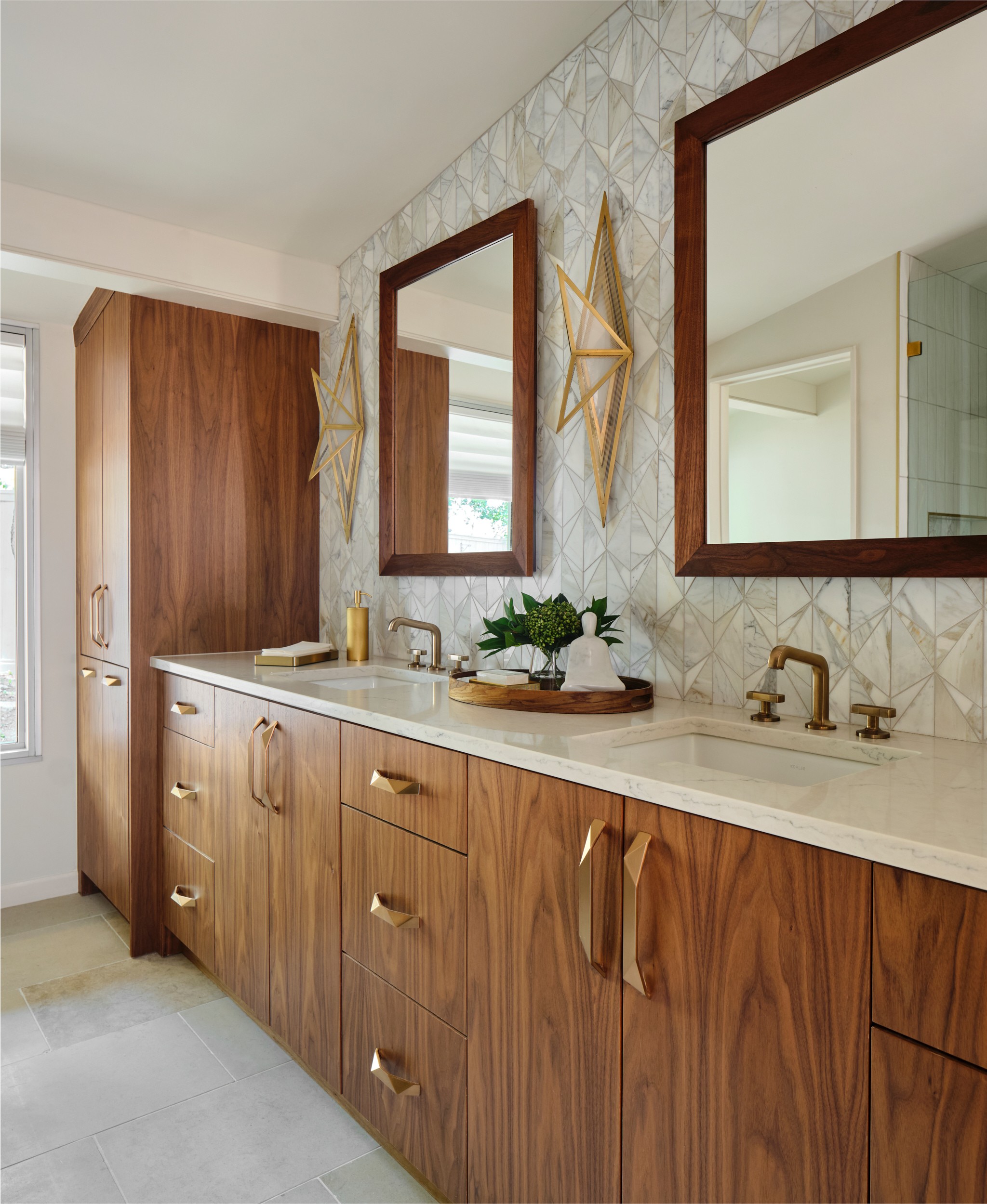 Terrell Hills double sink