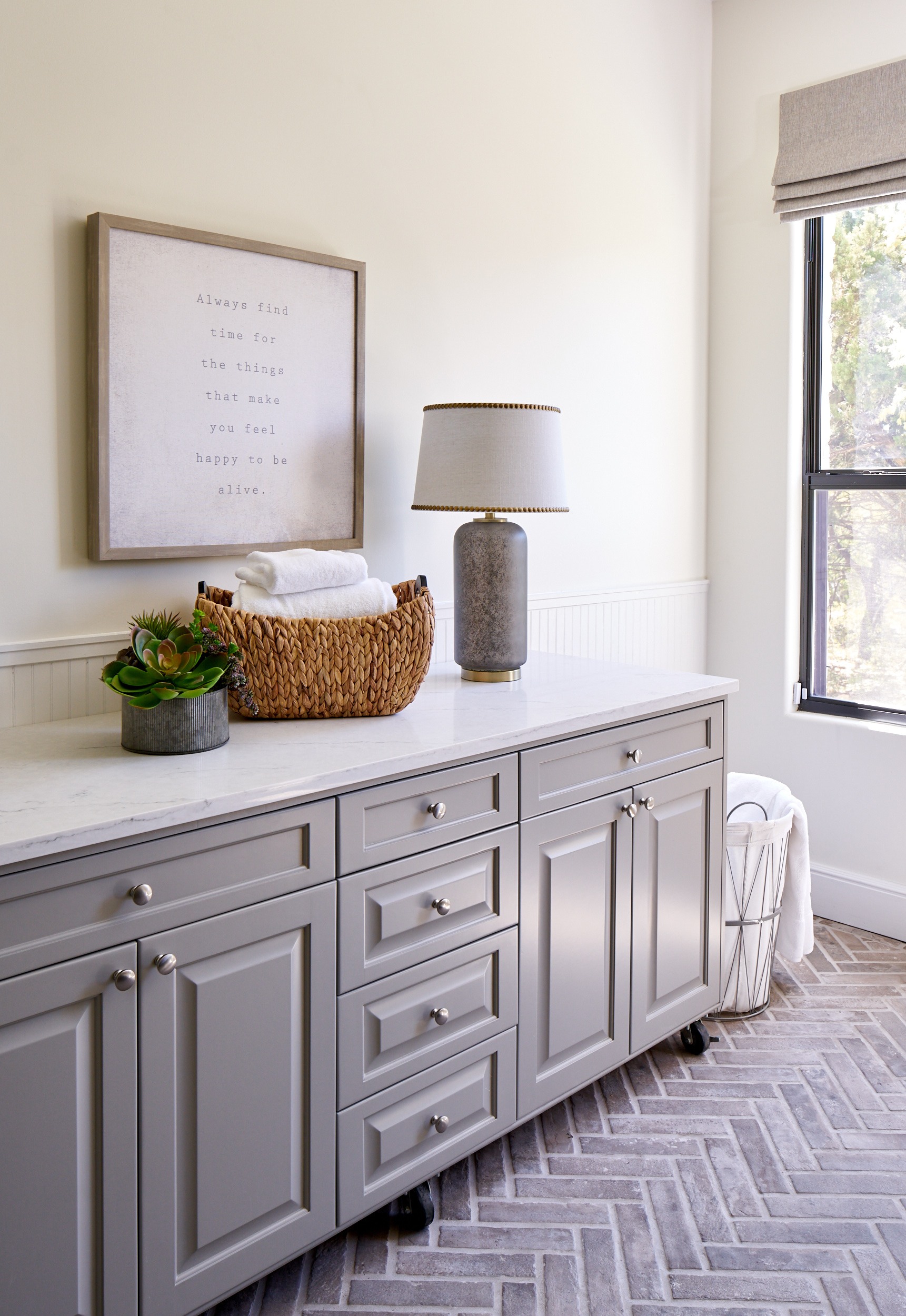 sanantonio laundry room painting and lamp angled